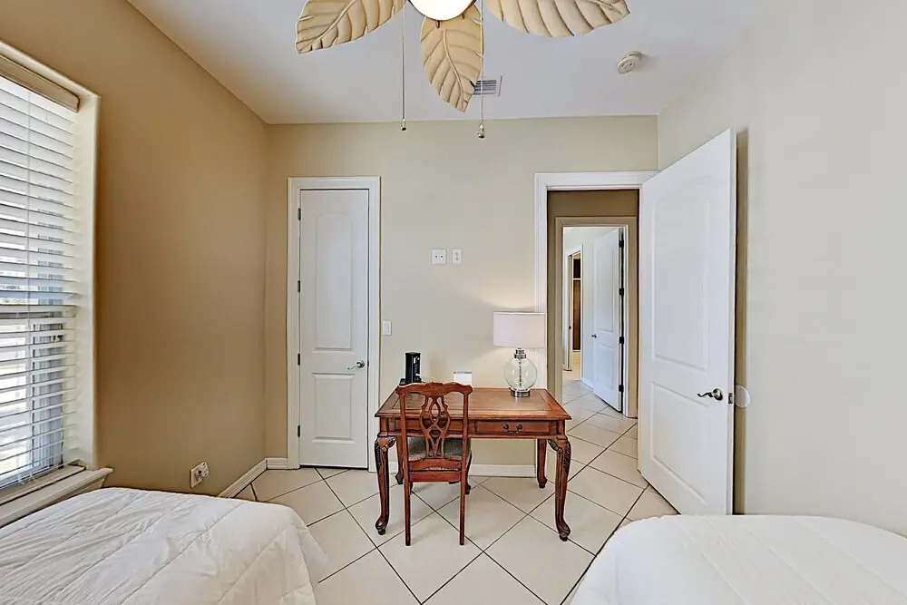 Bright Beach W/ Pool - Steps To The Sand! 2 Bedroom Condo