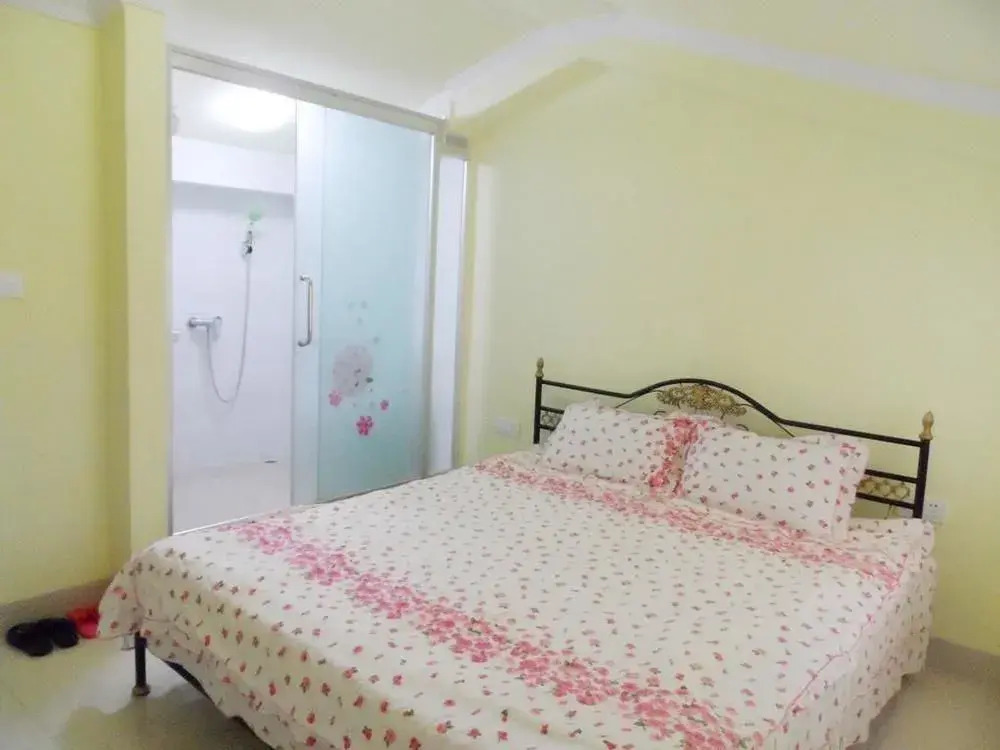 Romantic Huayuan Inn