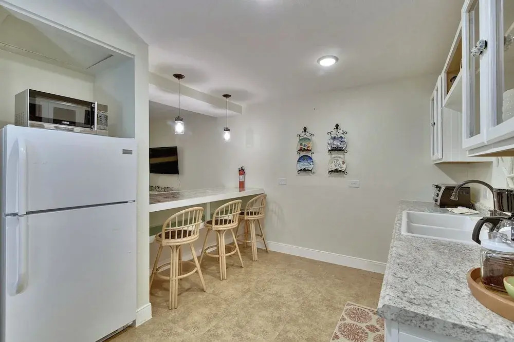 Barefeet 1 Bedroom Home