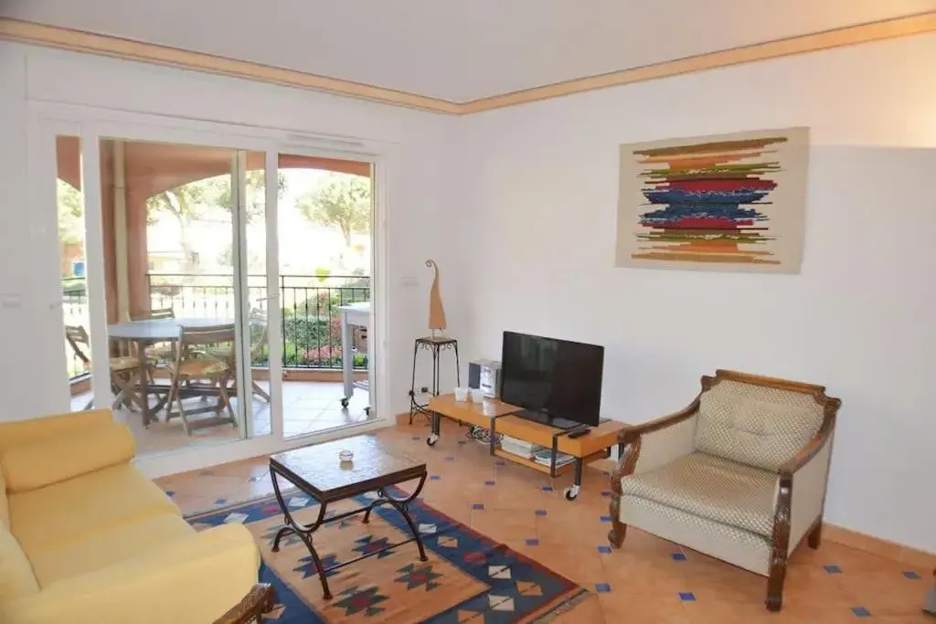 Bel appartement pour 6 personnes dans résidence avec piscine 500 m plage