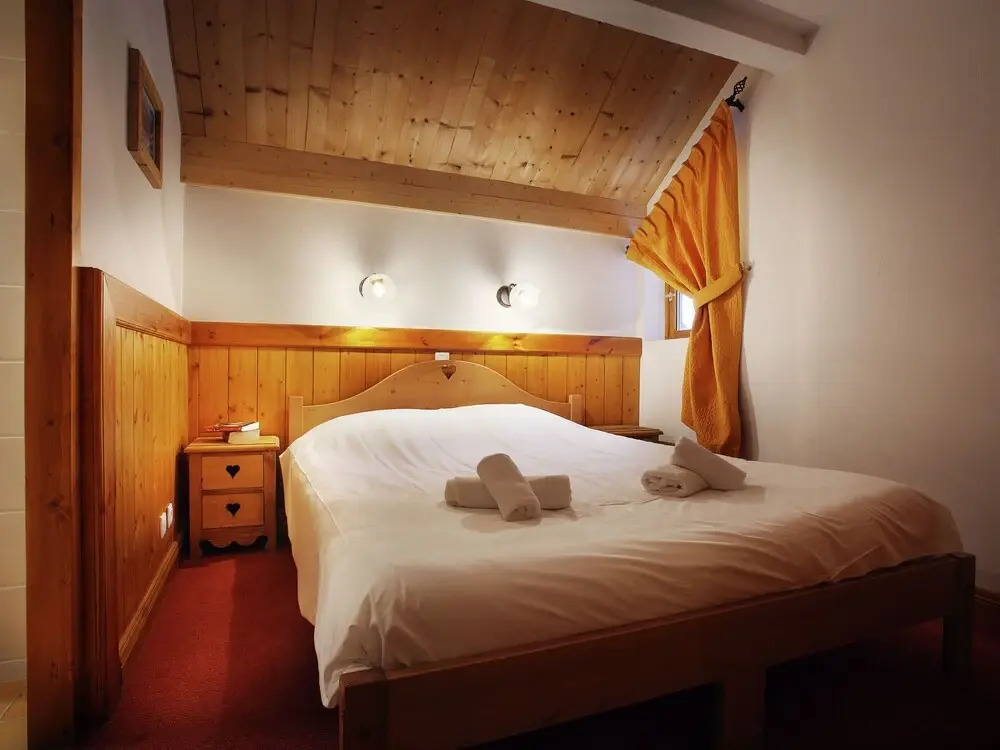 Apartment on the Slopes in the big ski Area Grandes Rousses