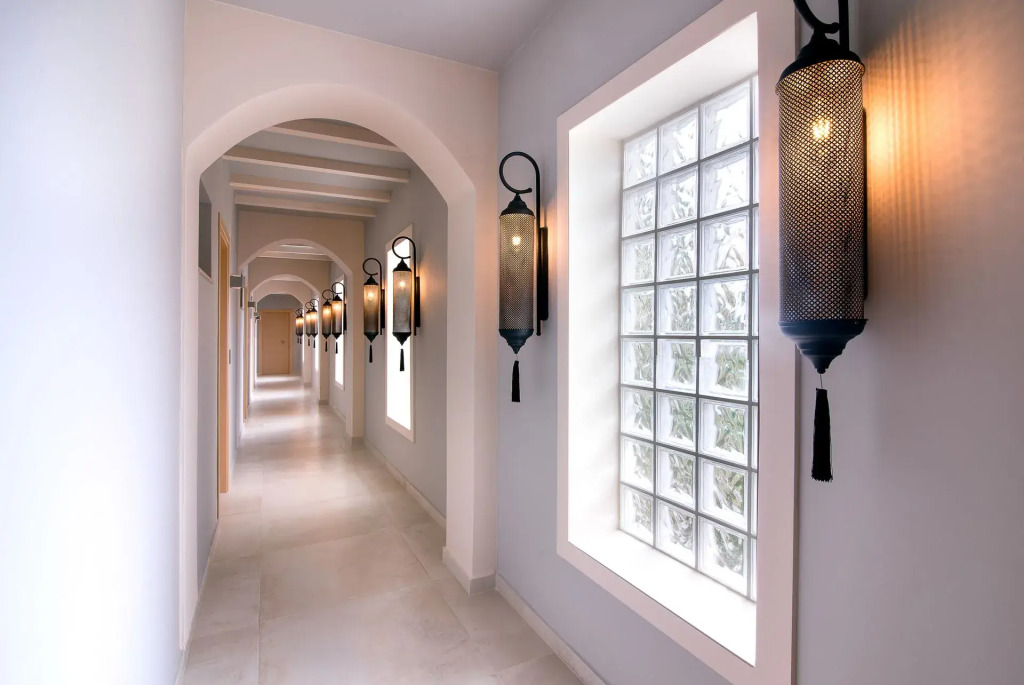 Neikos Luxury Suites