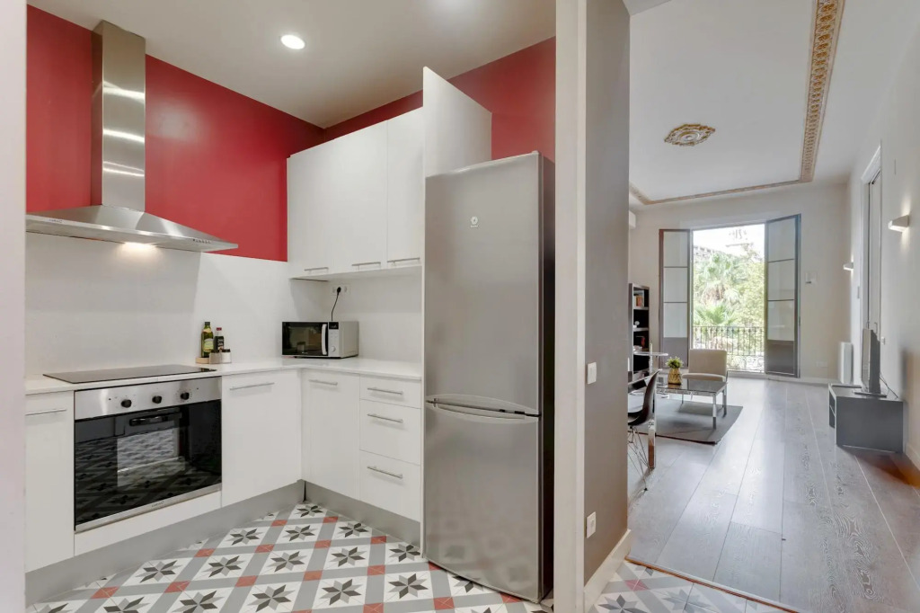 Condal in Barcelona with 3 bedrooms and 2 bathrooms