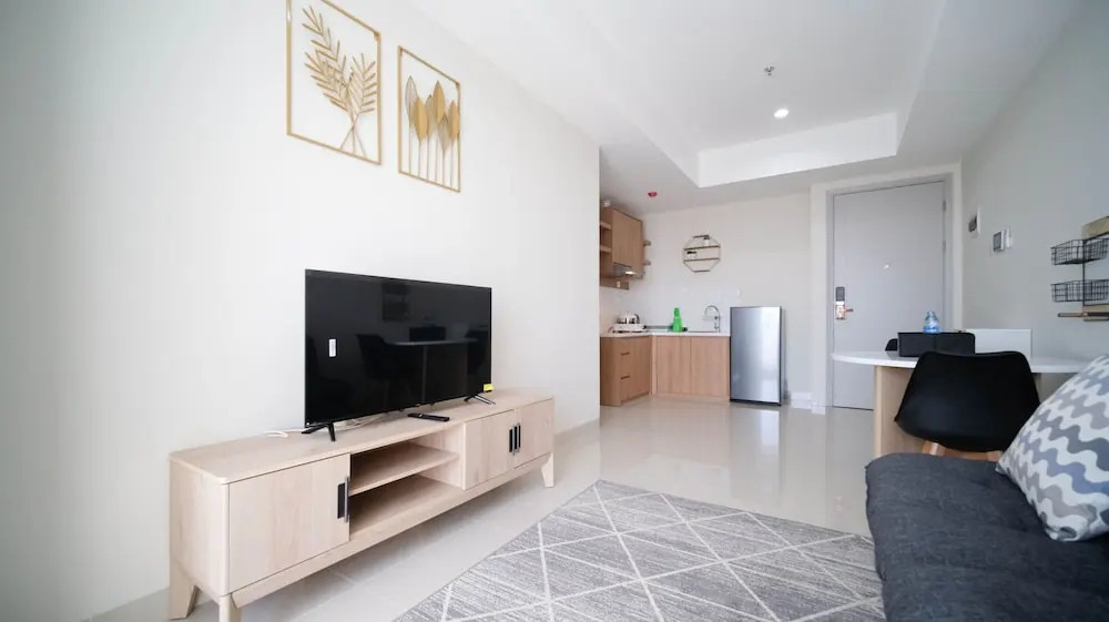 Minimalist With Beautiful View 2Br At Grand Sungkono Lagoon Apartment