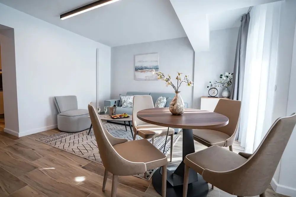 Novos Luxury Suites
