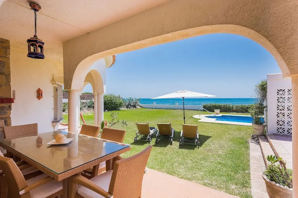 1100 Beachfront 1.Line Villa Marbesa Large Garden-Pool