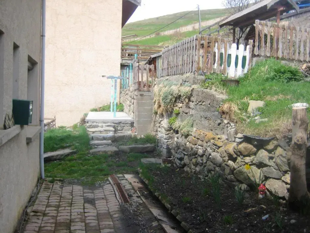 Maison de 2 chambres avec balcon amenage et wifi a La Grave a 3 km des pistes