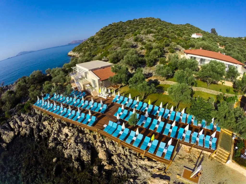 Blanca Beach Hotel
