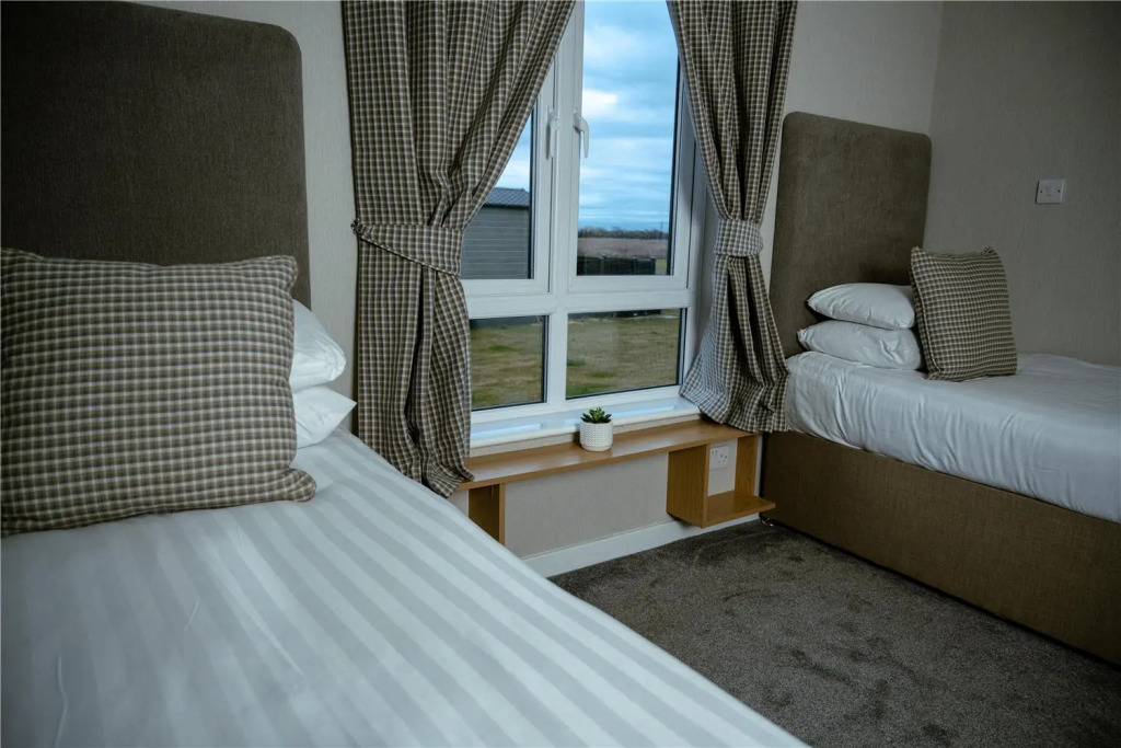 Sure Studio by Best Western Brackenborough Lakes & Resort