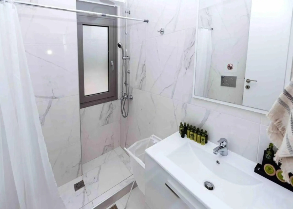 Design Apartment with swimming pool near the beach (A1)