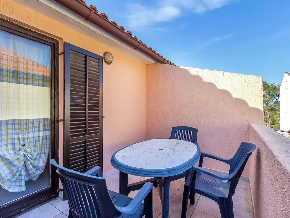 Apartment in Liznjan With Pool and Terrace