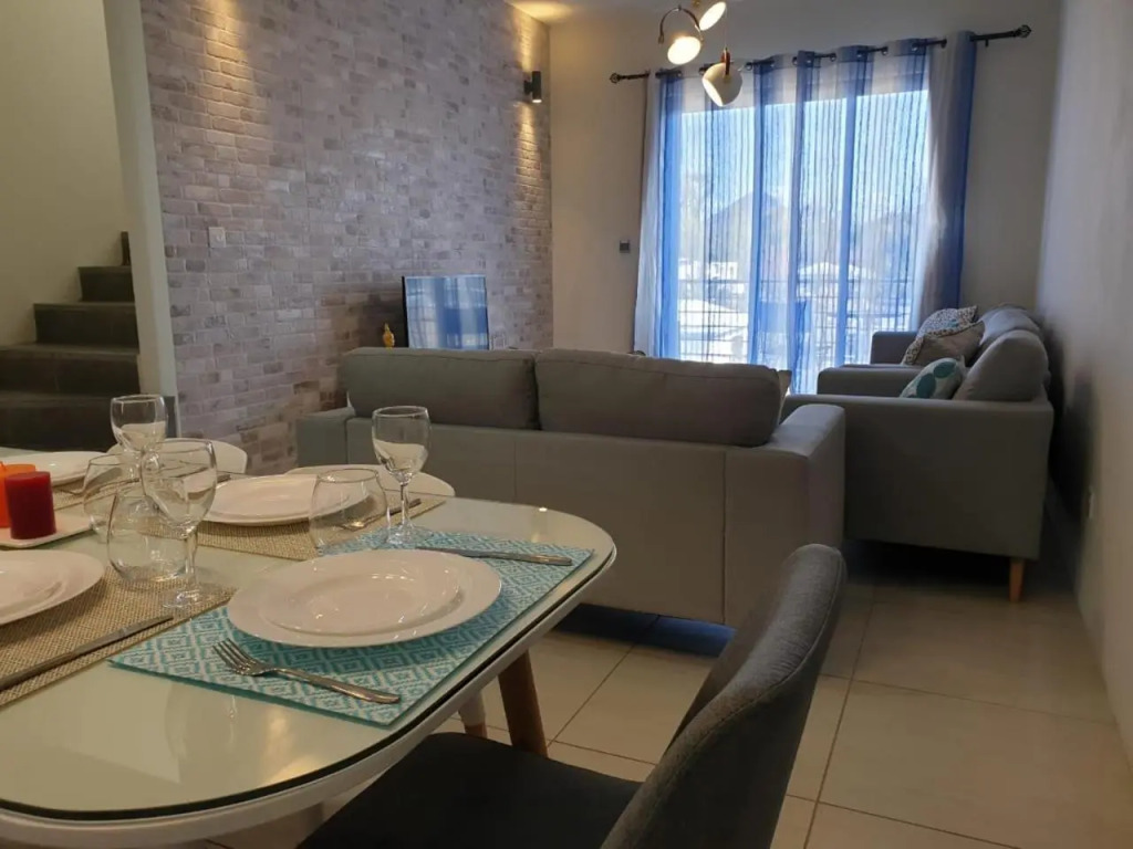 Westwood Deluxe Penthouse with private Roof top Ref 15847