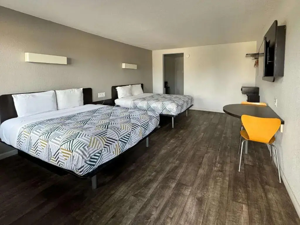 Motel 6-Delano, CA