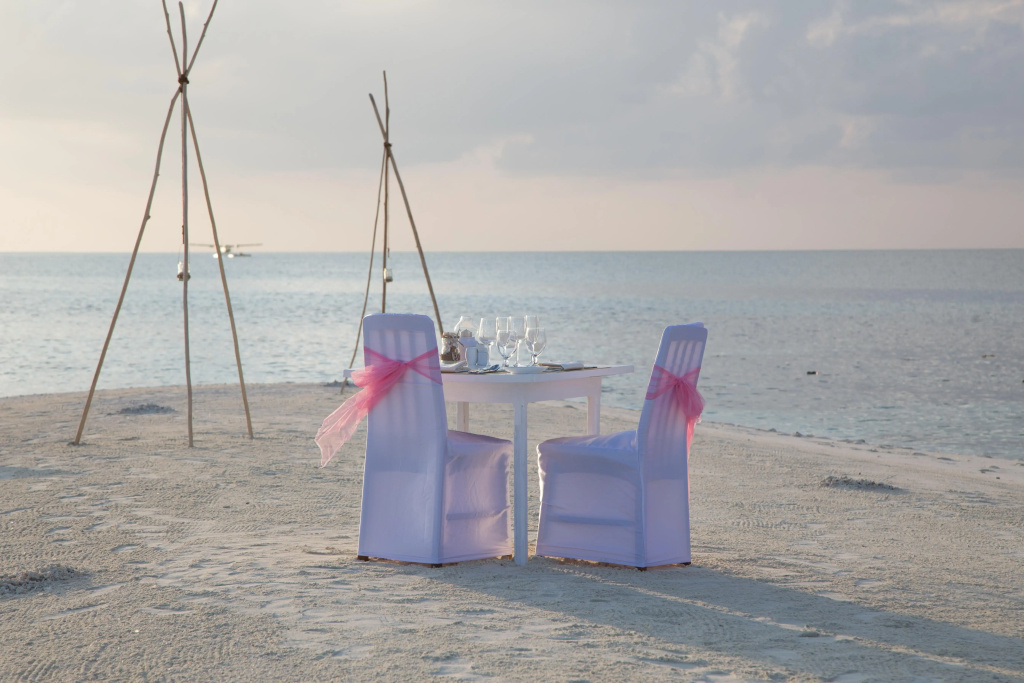 Sun Siyam Vilu Reef - 24 Hours All-Inclusive Dine-Around with Complimentary Return Trip