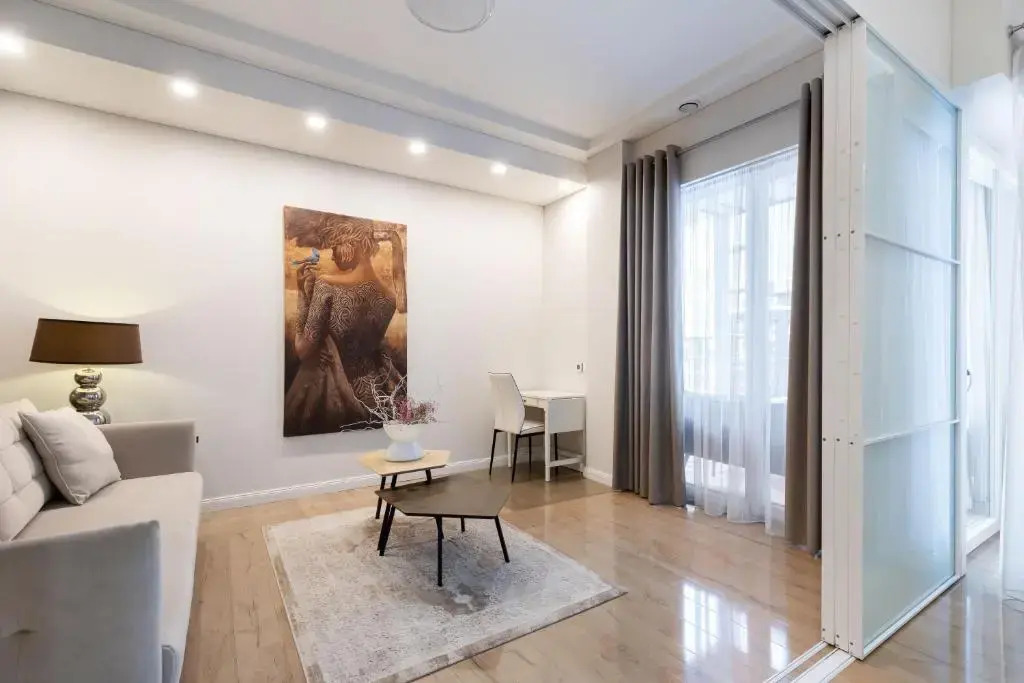 Prestigious 2 Bedr ap in Old Town by Reside Baltic