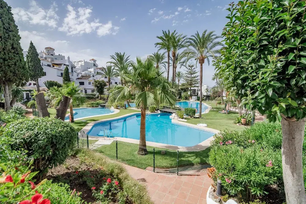 AB2-Wonderful 2 bedroom apt with fantastic views