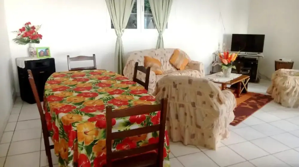House With 2 Bedrooms in Deshaies, With Wonderful sea View and Terrace - 500 m From the Beach