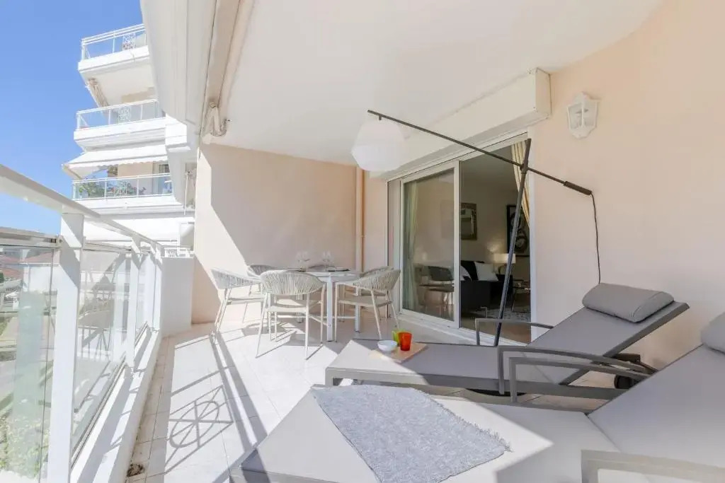 Stylish 2-bedroom apartment in an upscale residence building