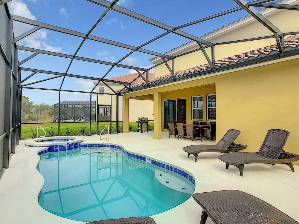 8039osc - Solterra Resort