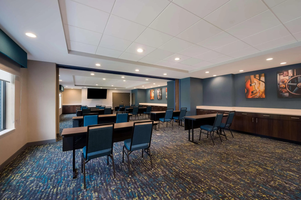 A Victory Hotel & Suites