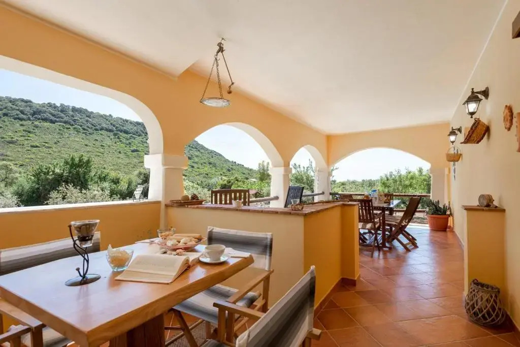 Villa Saige , piscina con idromassaggio