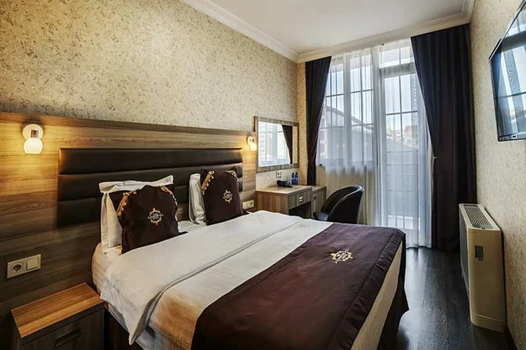 The Admiral Hotel