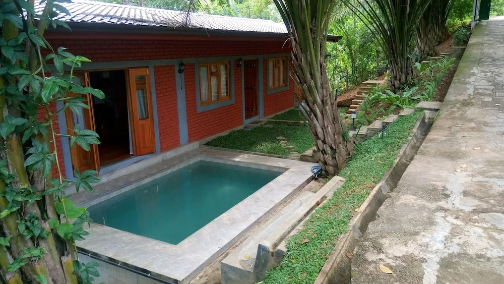 Tea Leaf Retreat