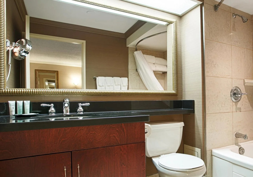 Best Western Plus Victoria Park Suites