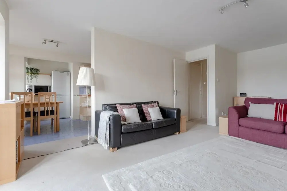 Quiet 3 Bedroom Apartment With Stunning Views