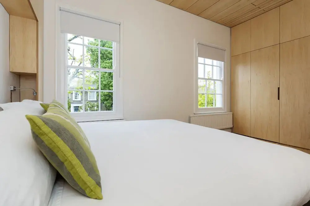 Veeve - At Home in Haggerston