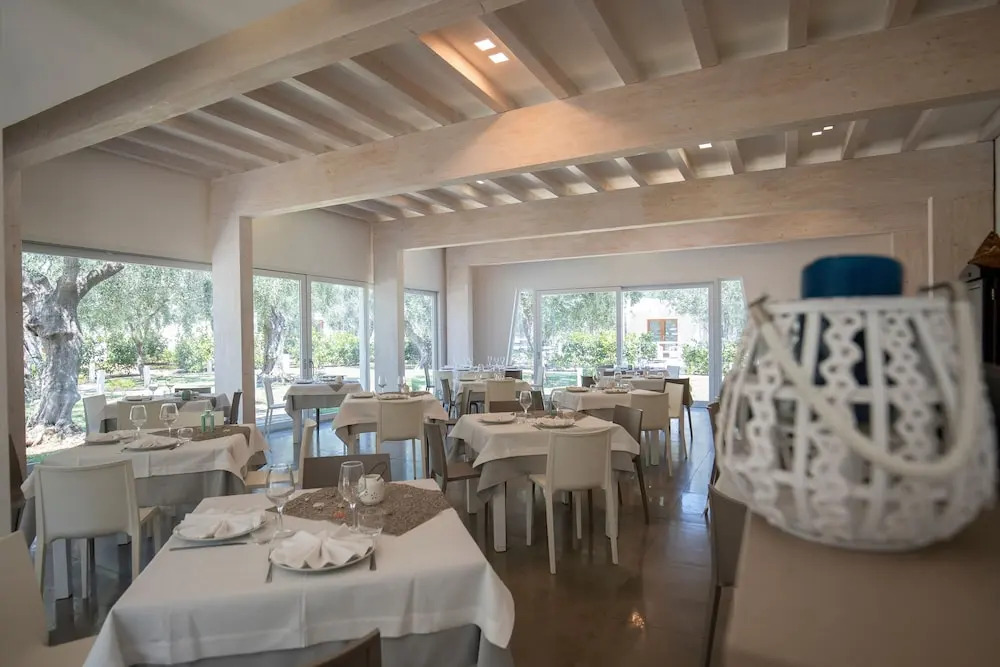 Ferienwohnung ulivo mit Pool und Privatstrand