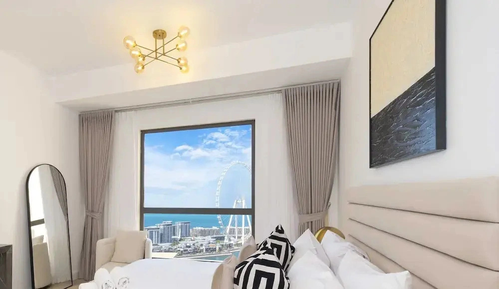 LUX  The Dubai Eye Sea View Suite