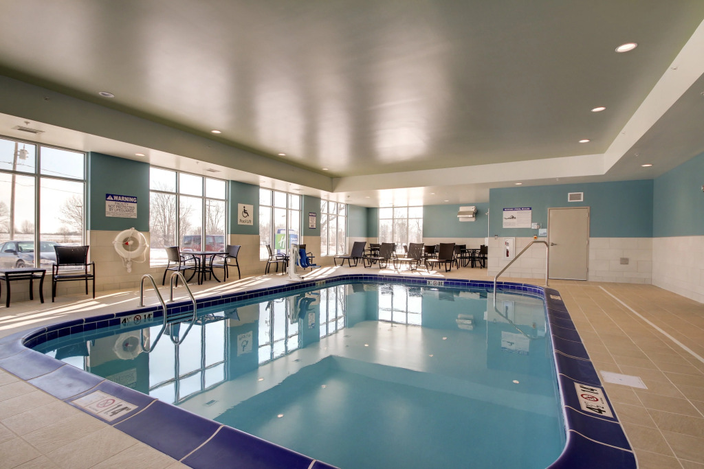 Holiday Inn Express & Suites Galesburg by IHG