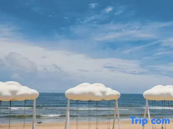 Zhonghai Vacation Homestay (Shantounan Railway Zhonghai Golden Coast Water Park)