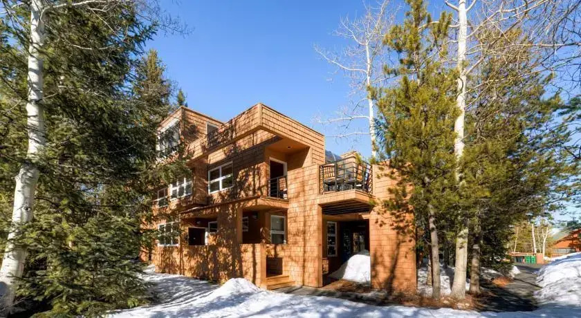 Cabin Creek Townhome by Colorado Rocky Mountain Resorts