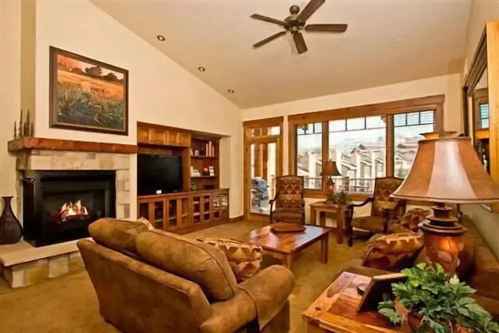5106 Emerald Lodge, Trappeur's Crossing Apartment 5