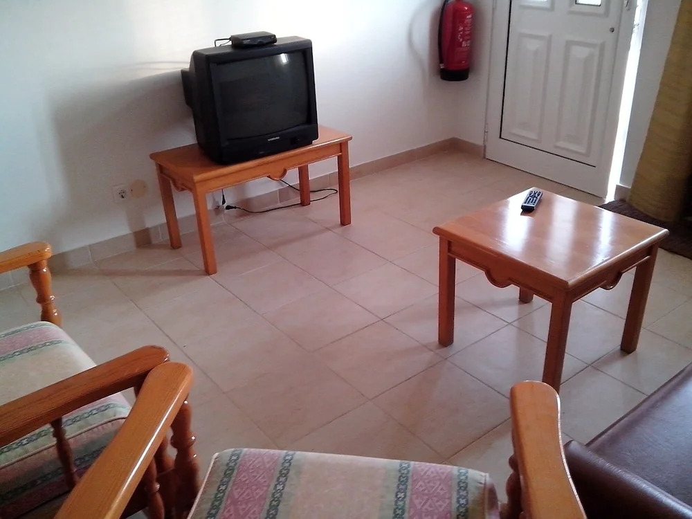 Beautiful 2-bed Apartment in Olhos de Agua