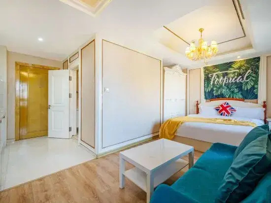 Ganghui Four Seasons Hotel Apartment (Dalian Railway Station Zhongshan Square)