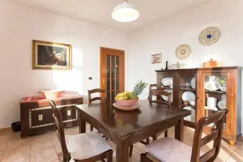 SandAna House B&b