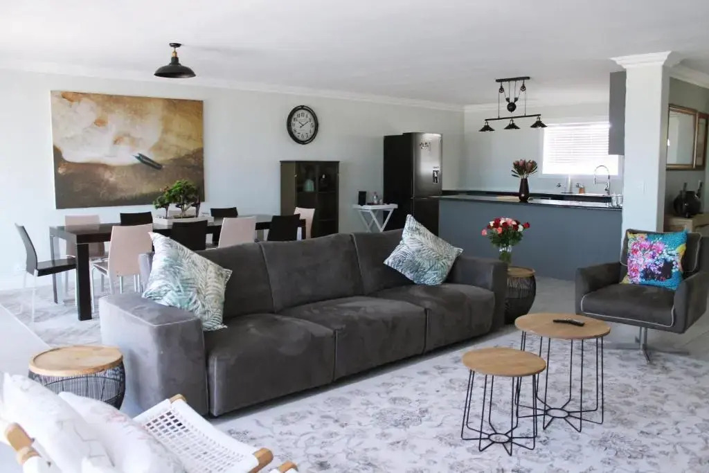 2 Dolphin Ridge , Bloubergstrand