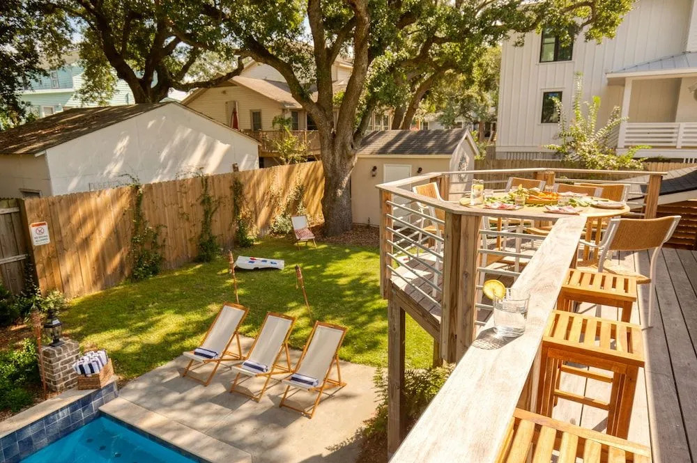 Palmetto by Avantstay Gorgeous Character Home w/ Pool, Sun Room & Pool Table!