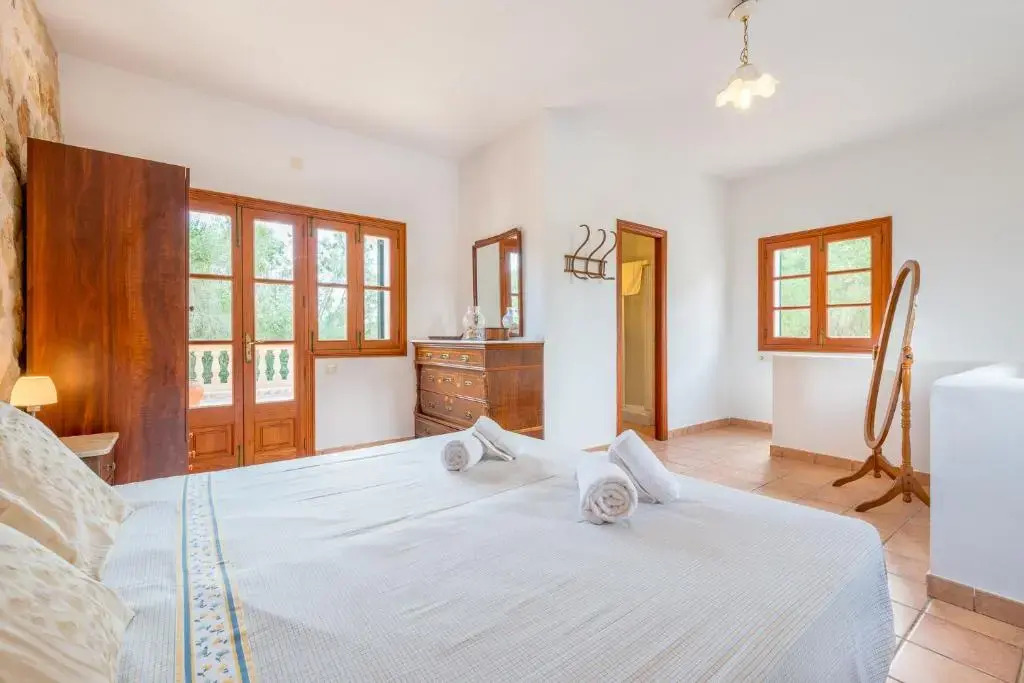 Finca Es Rafalot de Dalt by Mallorca House Rent