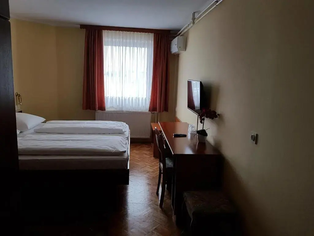 Hotel Roškar