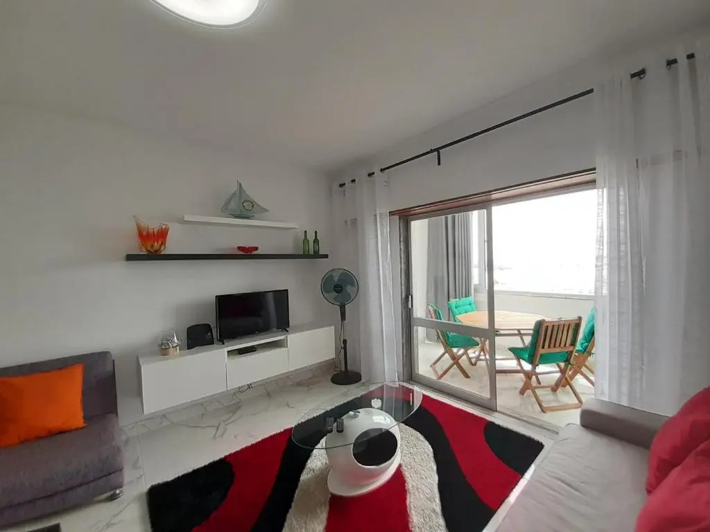 Vista Praia 16- Wifi, Remodelado, 80mt Praia