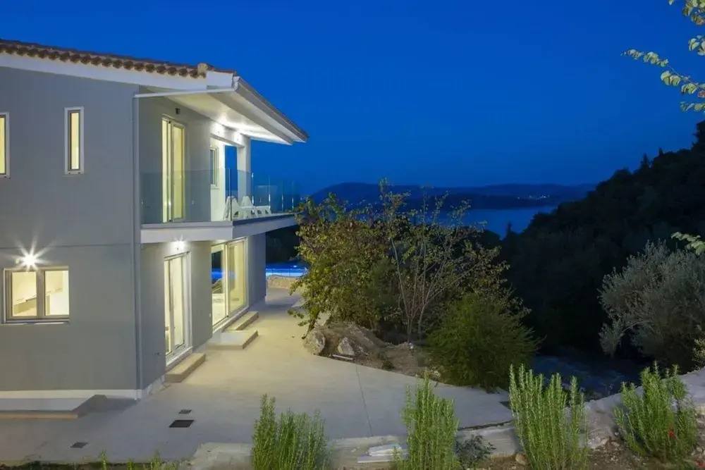 Villas Harriet - With Sea View and near the sea
