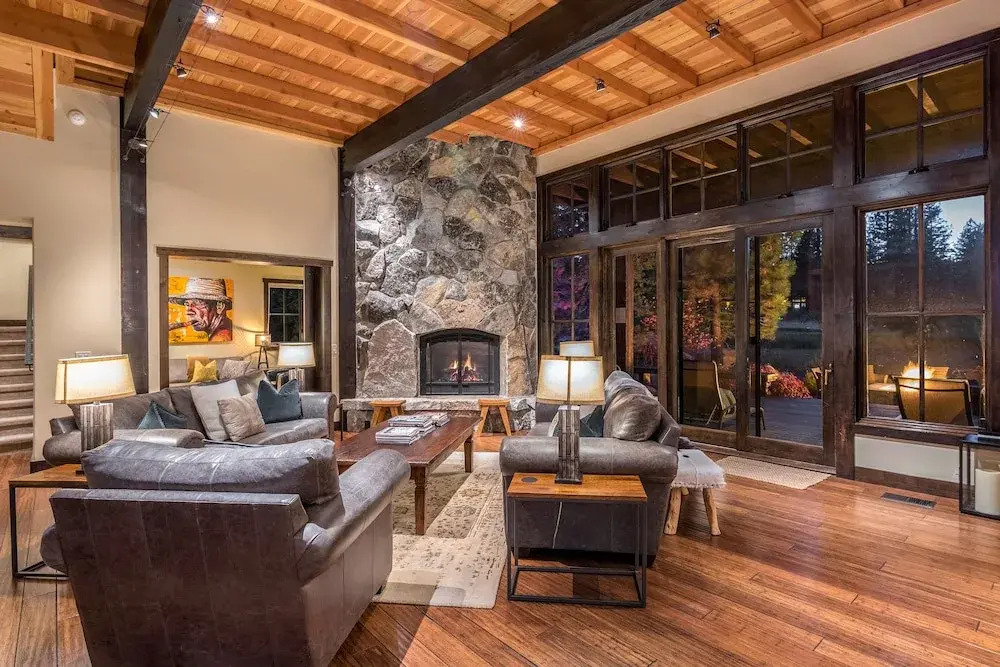 4BR Luxury Truckee Home by RedAwning