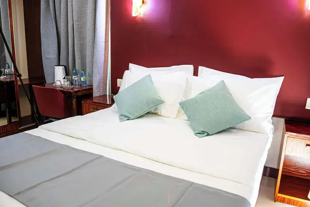 Terminal 27 Hotel