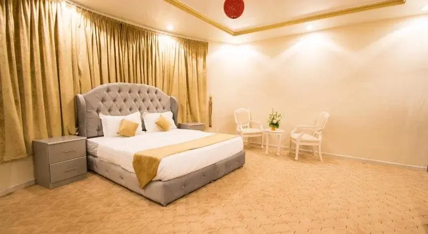 Al Raha Rotana Hotel Apartments
