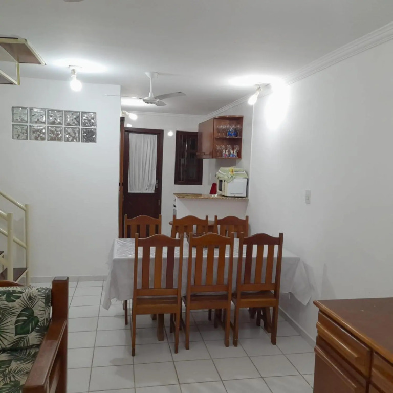 Casa Duplex 3 suítes em Condomínio Fechado