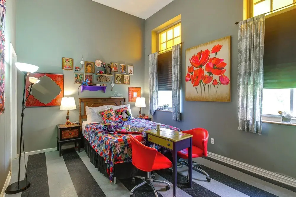 Heart of St Louis! Walkable Soulard Apt w/ Loft